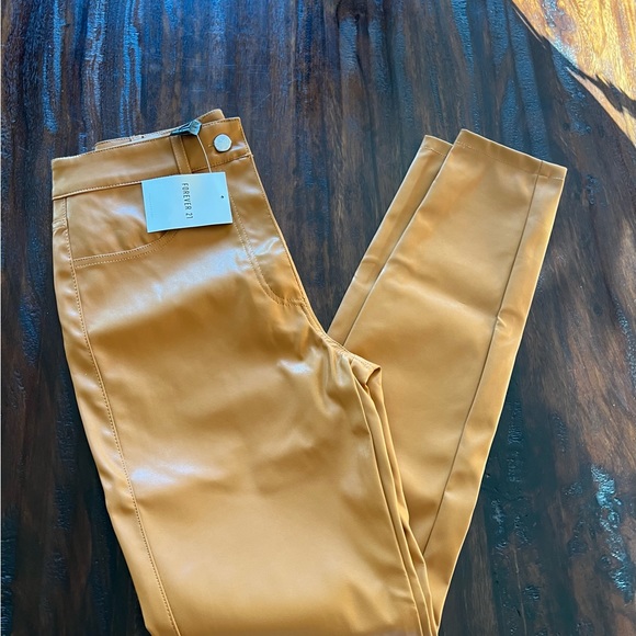 😎 🙌🌟Forever 21 Faux Leather Ankle Skinny Pants - Picture 8 of 9